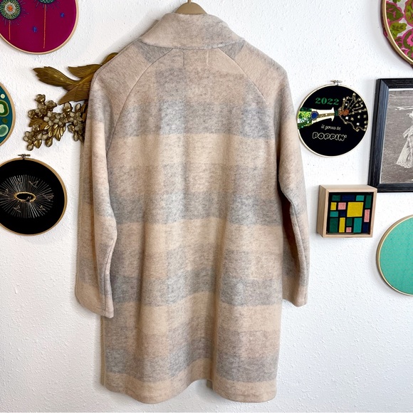 Adrienne Vittadini Wool Blend fuzzy sweater coat Striped Cream Brown Gray - Picture 3 of 9